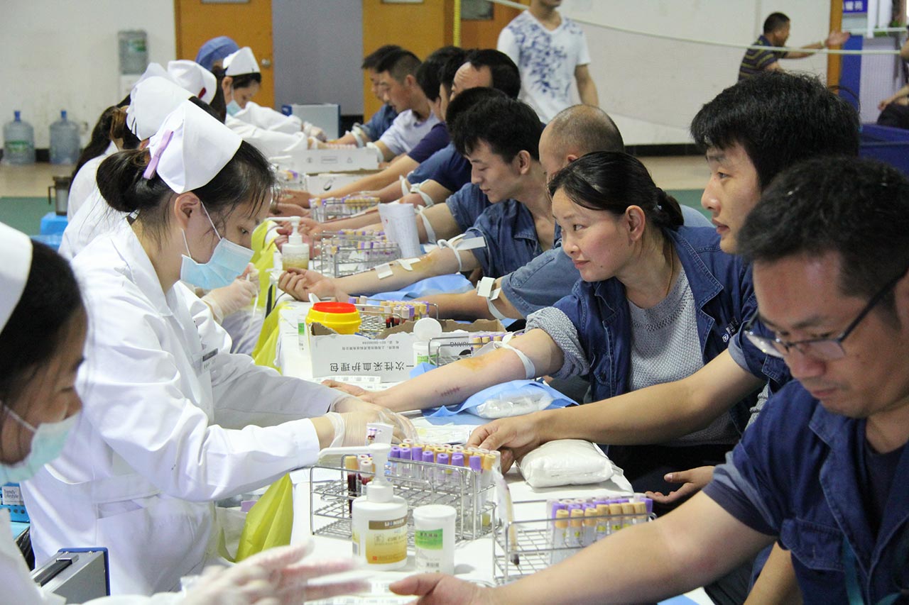 送料機(jī)廠無(wú)償獻(xiàn)血